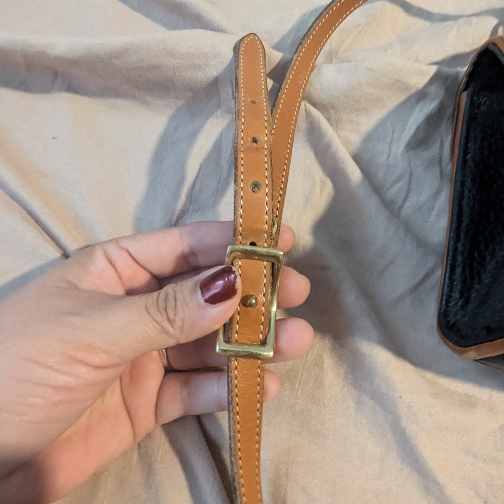 Vintage Dooney & Bourke Black Leather Crossbody Bag - Picture 4 of 8